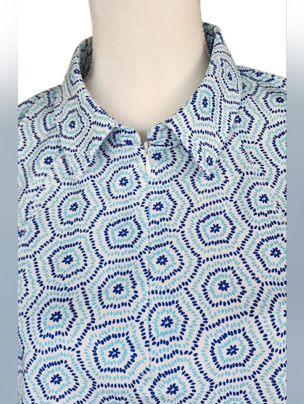 Belyn Key Light Blue Hexagon Print Sleeveless Polo - Picture 7 of 11